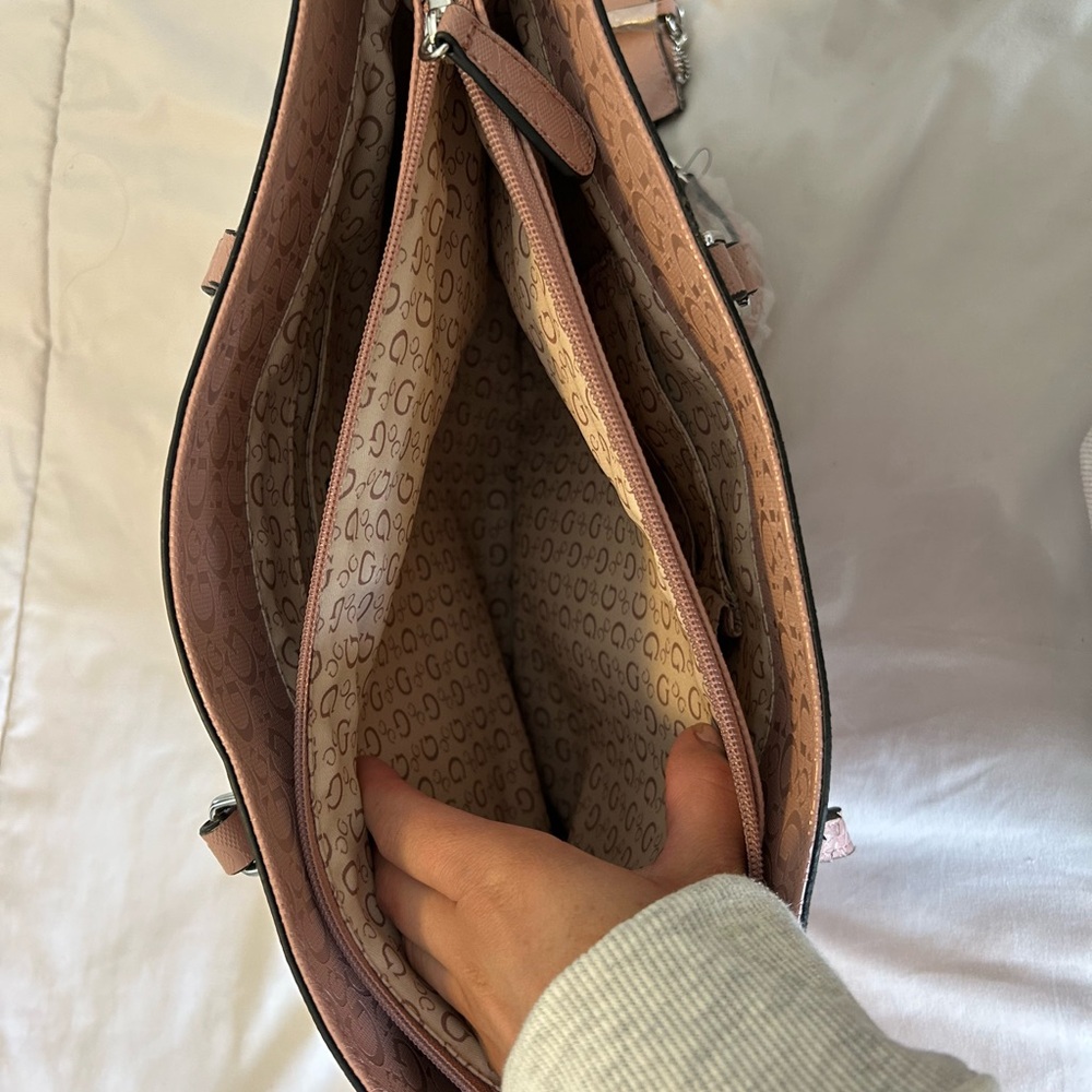 GUESS Shoulder Bag and Clutch Set - Picture 4 of 5